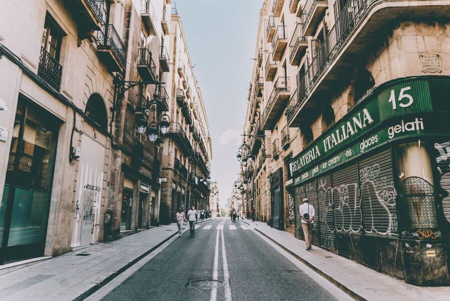 Barcelona: Gothic Quarter Walking Tour with Optional Tapas - The human stories: St. Roque, Wilfredo the Hairy, and the Catalan flag