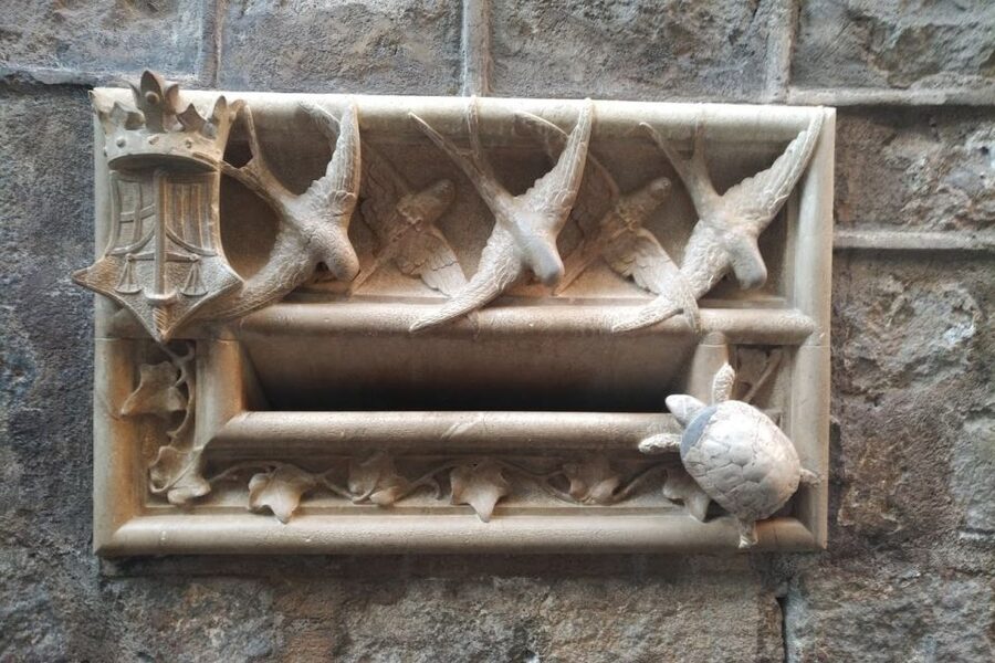 Barcelona: Gothic Quarter Walking Tour with Optional Tapas - Price and value: what $28 buys you in a 2–3 hour day