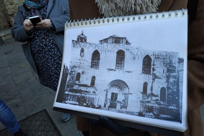 Barcelona Gothic Quarter Walking Tour with Tapas - Craft Barcelona tapas at the finish: an easy way to keep the night going