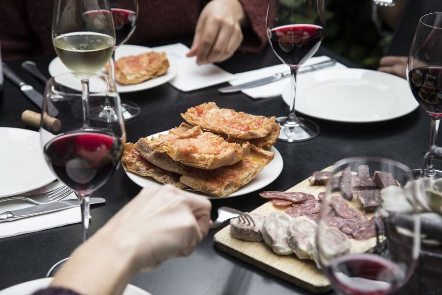 Barcelona Gourmet Food & Wine Tour with Local Expert - Final stop: A menu-less seasonal restaurant with organic Catalan wines