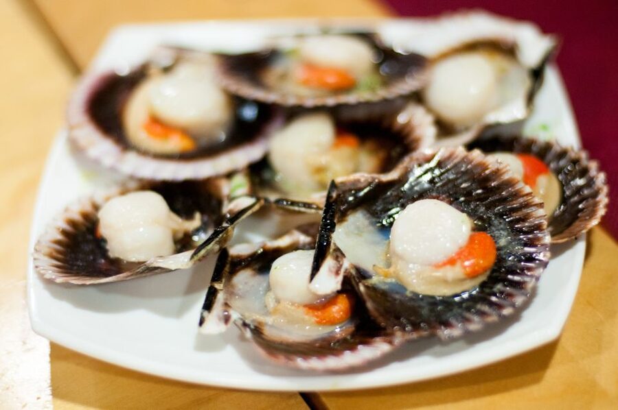 Barcelona Gourmet Food & Wine Tour with Local Expert - How the 14–16 tapas servings shape the whole evening