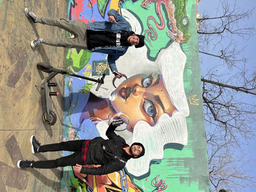 Barcelona: Graffiti E-Scooter Tour - A 2.5-hour route: major landmarks plus secret graffiti corners