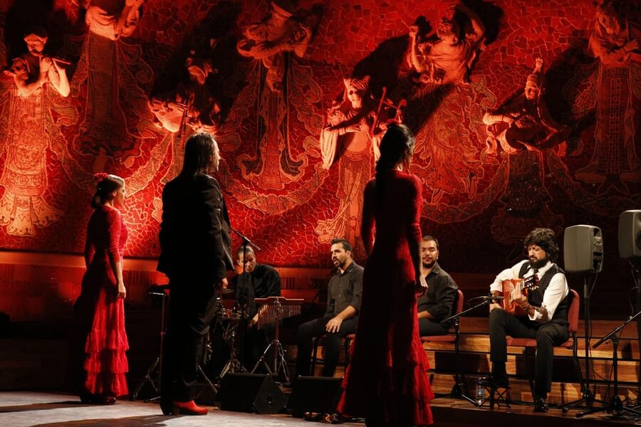 Barcelona: Gran Gala Flamenco Show Entry Ticket - The 75-Minute Gran Gala Flow: What Happens on Stage