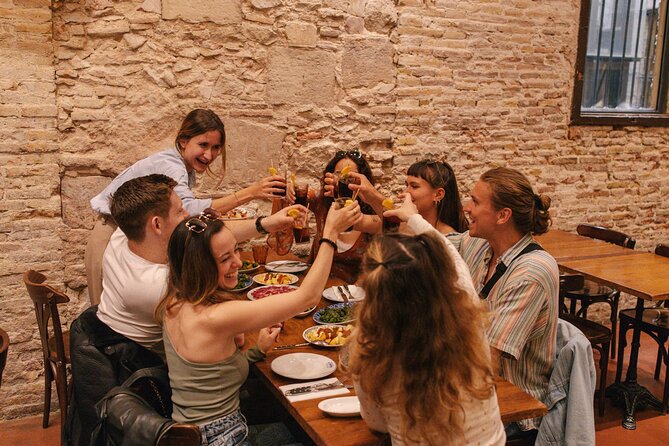 Barcelona: Guided Food Walking Tour with Tapas and Wine - A 2.5-hour tapas route through the Gothic Quarter and El Born