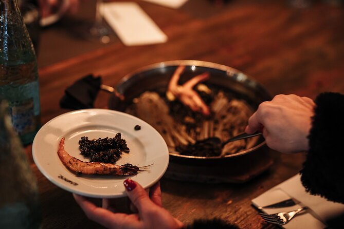 Barcelona: Guided Food Walking Tour with Tapas and Wine - Stops 4–7: Roman walls, El Born alleyways, and Santa Maria del Mar