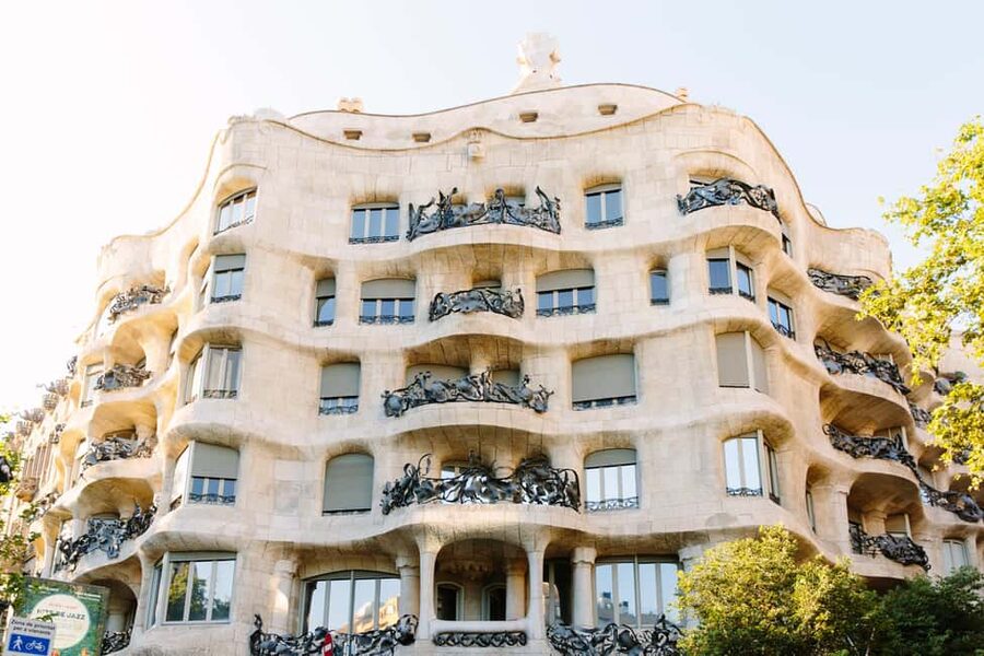 Barcelona: Guided Highlights Bike or eBike Tour (3 Hours) - Why this 3-hour bike loop works so well in Barcelona