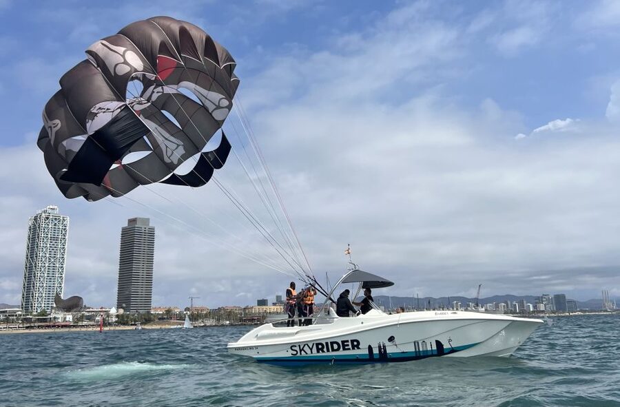 Barcelona: Guided Parasailing Experience - Return Ride and the Optional Water Dip