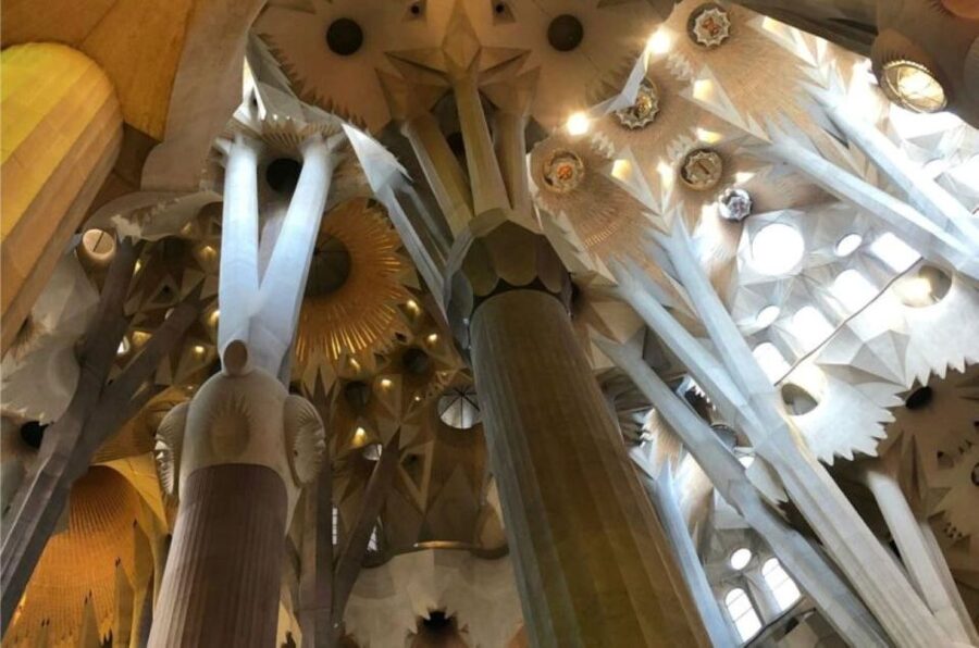 Barcelona: Guided Sagrada Familia Tour & Skip-The-Line Entry - Why Sagrada Familia feels different with a small-group guide