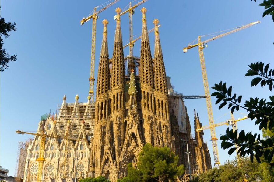 Barcelona: Guided Sagrada Familia Tour & Skip-The-Line Entry - Terrace time: the best selfies without fighting the crowd