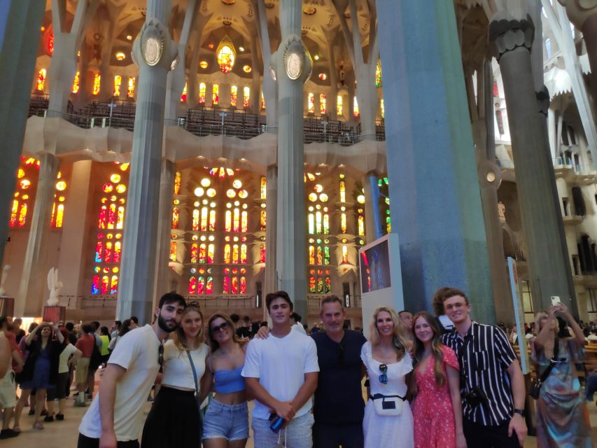 Barcelona: Guided Tour of Sagrada Familia - What guides do well: explanations that stick