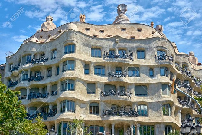 Barcelona Half-Day Sightseeing Private Tour - La Rambla and Barcelona Street Life: Where to Pause for Food and People-Watching