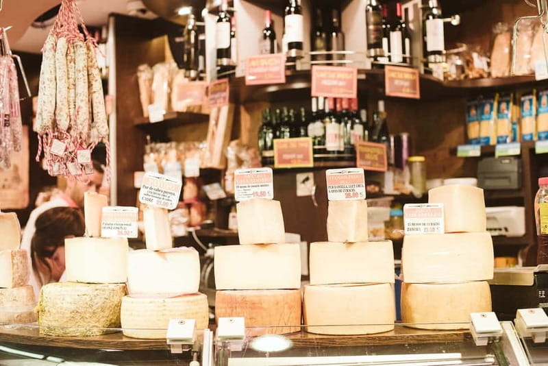 Barcelona: Hidden Markets, Tapas & Paella Food Tour - Mercado de Santa Caterina: the market start that sets your taste expectations