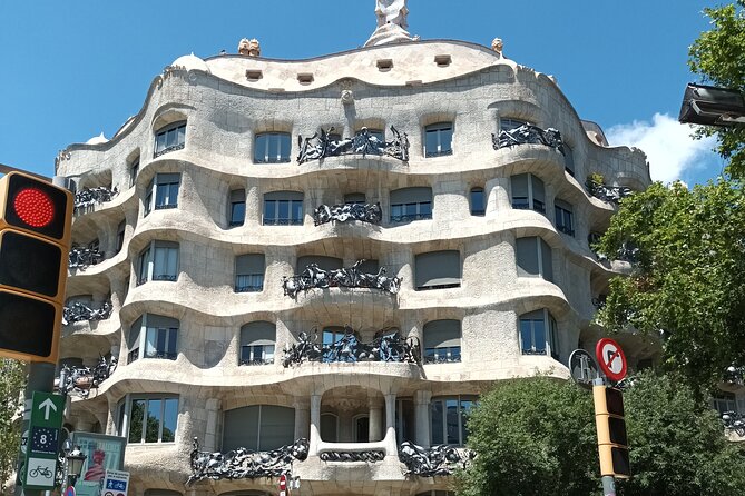 Barcelona Highlights Bike Tour - Sagrada Familia facades: why this UNESCO stop works on wheels