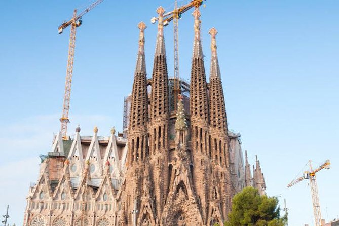 Barcelona: Highlights of Sagrada Familia Max 6 People Guided Tour - The terrace stop: your best facade photos come early