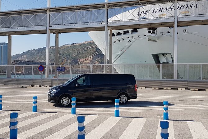 Barcelona Highlights Private Guided Tour - Mercedes van comfort, pickup timing, and the guide factor