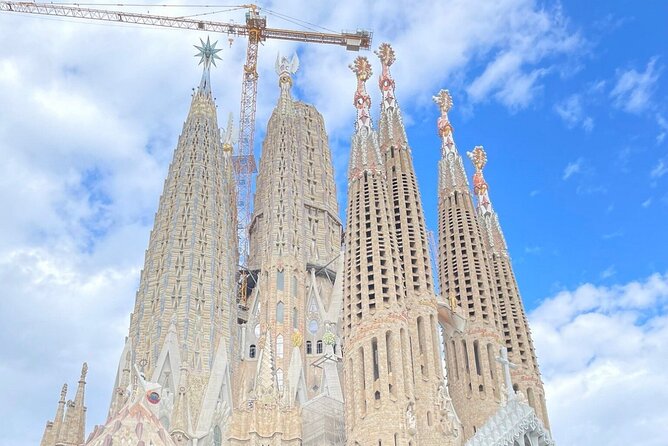 Barcelona Highlights Private Tour - Hotel Pickup From Any Barcelona Hotel (Plus a Driver Who Stays Put)