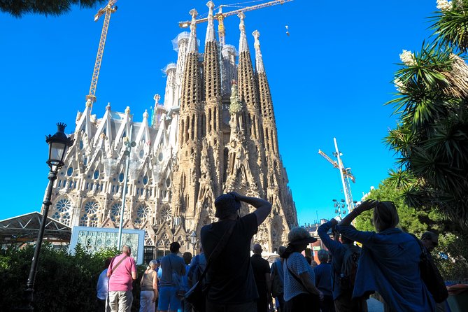 Barcelona Highlights & Sagrada Familia Tour: Priority Access - Key Highlights to Know Before You Go
