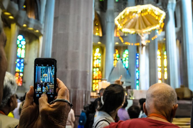 Barcelona Highlights & Sagrada Familia Tour: Priority Access - Comfort, Walking Pace, and When Half-Day Beats Full-Day
