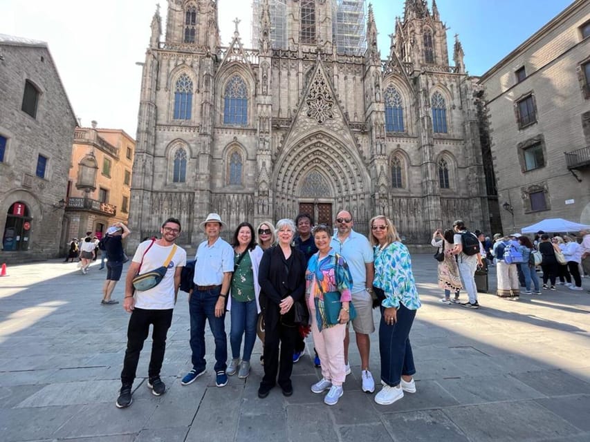 Barcelona Highlights Small Group Half-Day Tour with Pickup - From the Waterfront to the Gothic Quarter: Getting Your Bearings on Foot