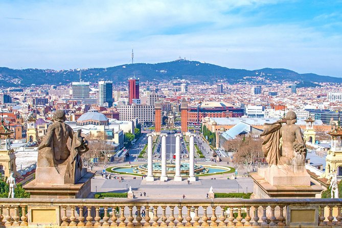 Barcelona Highlights Small Group Tour with Hotel Pick Up - Las Ramblas Drive-By to the Waterfront: Easy Orientation for the Busy Core
