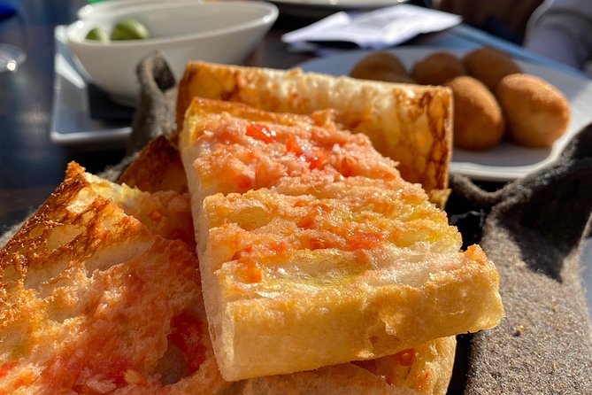 Barcelona Historic Walking Tour and Food Experience - Learning What El Born Means (and Why Names Matter)