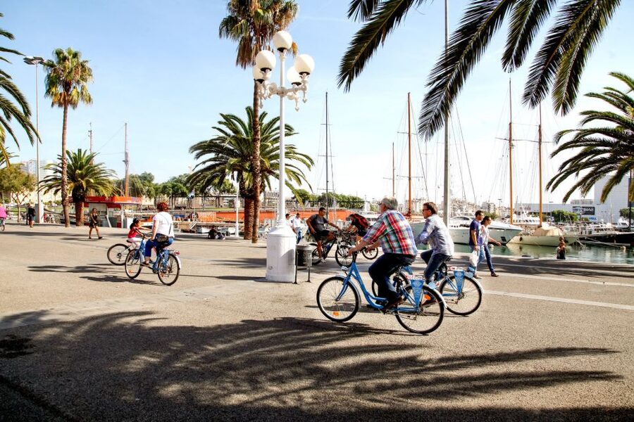 Barcelona Historical 3-Hour Bike Tour - Parc de la Ciutadella: a breather with real atmosphere