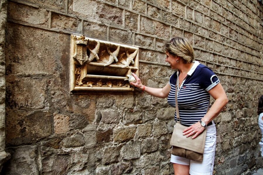 Barcelona Historical 3-Hour Bike Tour - Casa Mila (La Pedrera) and the art of spotting Gaudí details