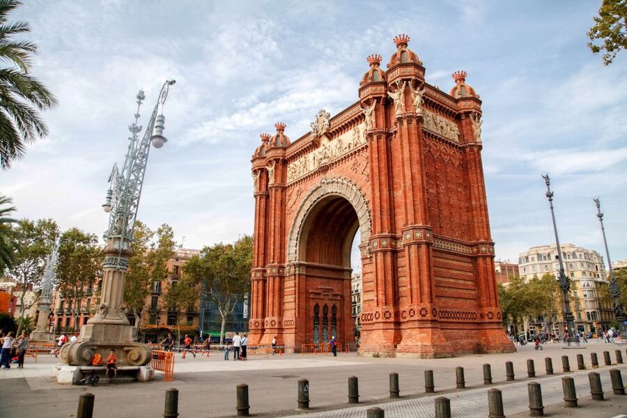 Barcelona Historical 3-Hour Bike Tour - Casa Batlló: the house of bones look, explained while you cruise