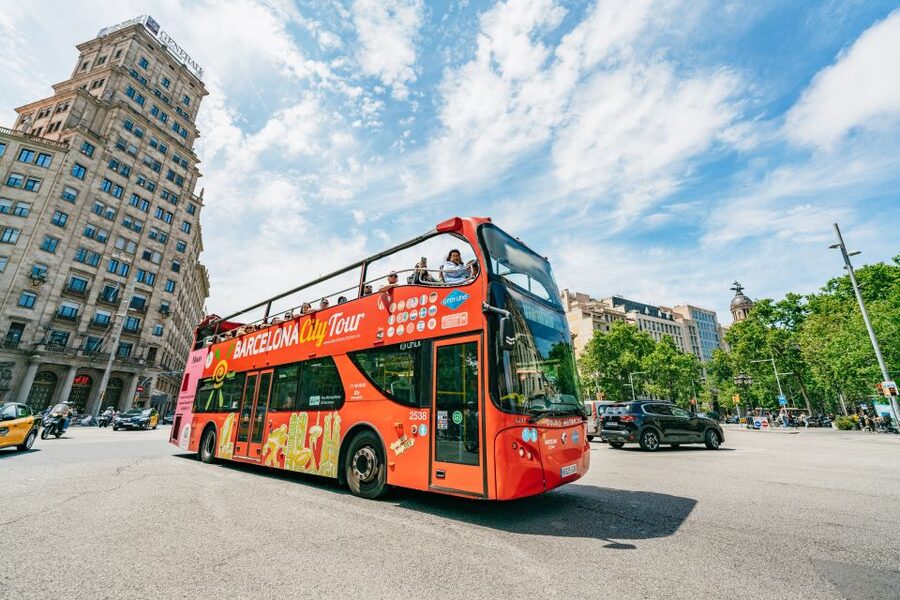 Barcelona: Hop-On Hop-Off Bus & Aquarium Tour - How the 24 or 48-hour hop-on hop-off works in real life