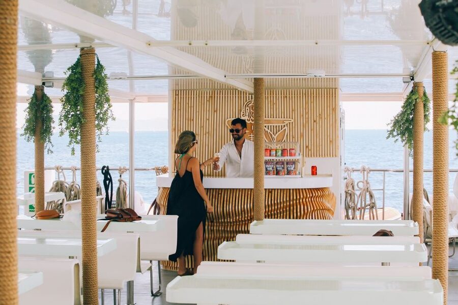 Barcelona: Hop-On Hop-Off Bus with Sailing Cruise - The 1-Hour Catamaran Cruise from Port Vell to Port Olímpic