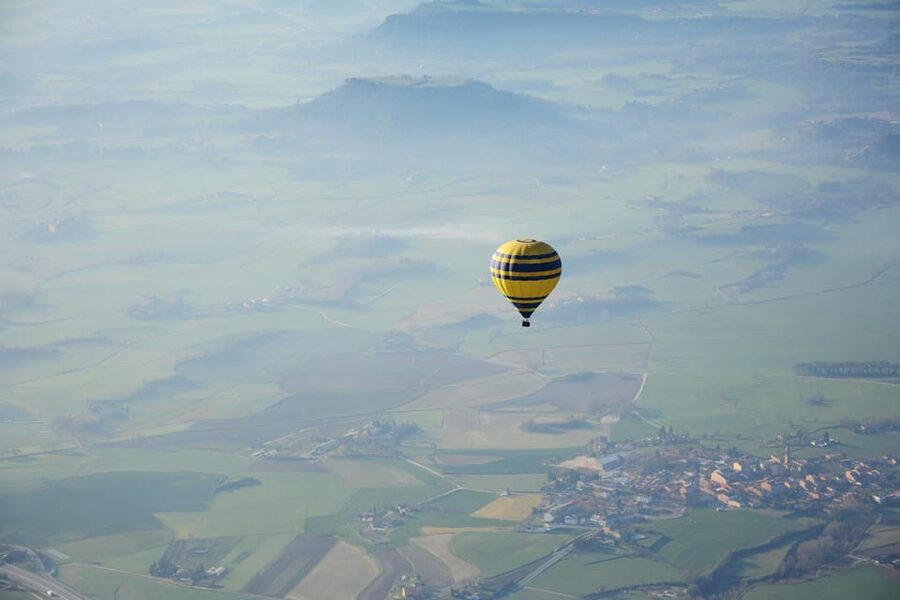 Barcelona: Hot Air Balloon Ride with Optional Transportation - In the basket: what “no seating” means for your comfort