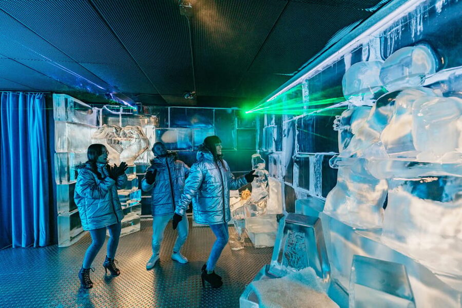 Barcelona: Icebar experience, located at the beach !! - Icebarcelona at the beach: the wow factor starts outside