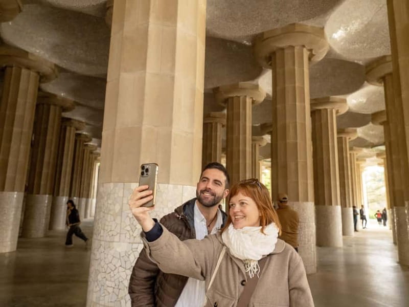 Barcelona in 1 Day: Sagrada Familia, Park Guell, Mila, tapas - Tapas and cava in the middle of the day
