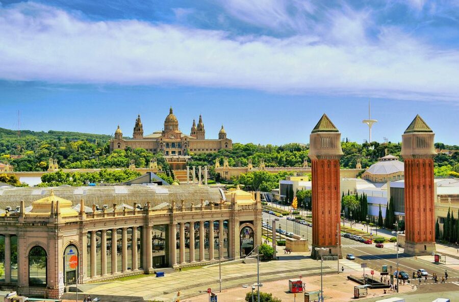 Barcelona in a Day Full-Day Sightseeing Private Tour - L’Eixample Connections: Why This Stop Isn’t Just About One Building