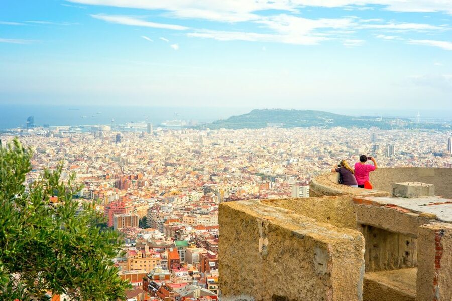 Barcelona: Instagram Tour of the Most Scenic Spots - The photo package: 25 optimized high-resolution images