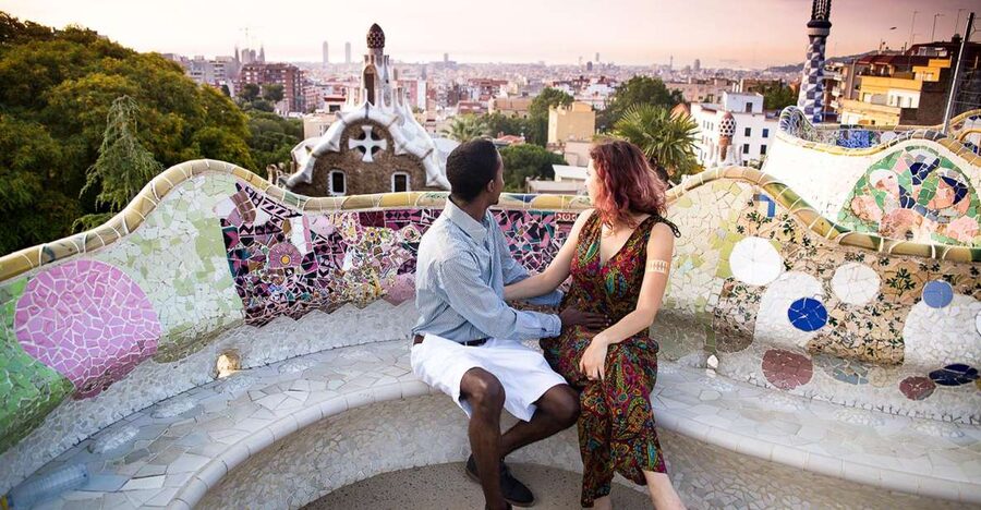 Barcelona: Instagram Tour of the Most Scenic Spots - Meeting by the Cathedral steps with a pink umbrella