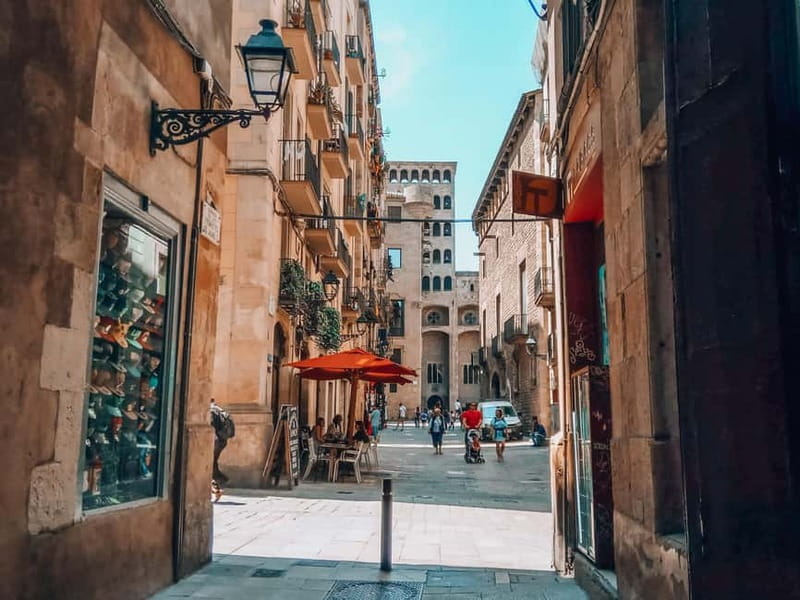 Barcelona: Introduction to the Gothic Quarter Walking Tour - Myths and symbols you can actually spot