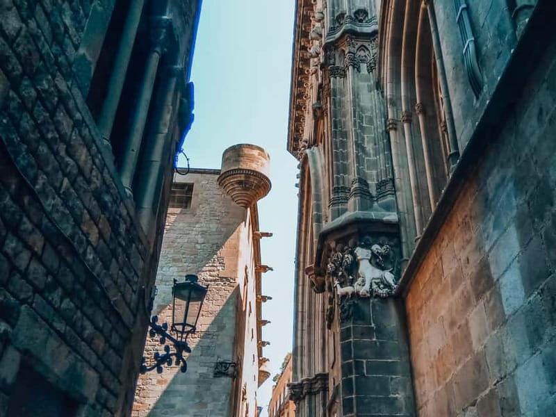 Barcelona: Introduction to the Gothic Quarter Walking Tour - Price check: why $42 can be good value
