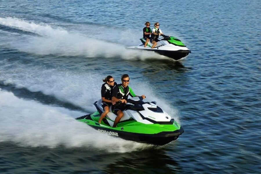 Barcelona: Jetski Rental in Barcelona - On-water time: speed, turning, and quick scenery stops