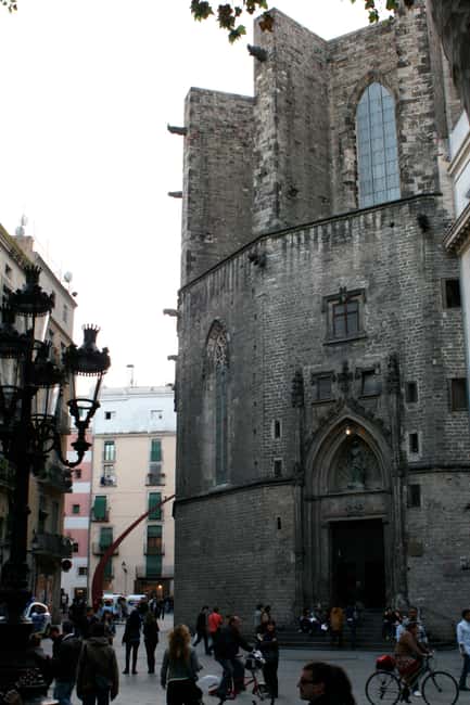 Barcelona Jewish & Gothic Tour - The guiding difference: Ella, Eyal, and why storytelling matters here