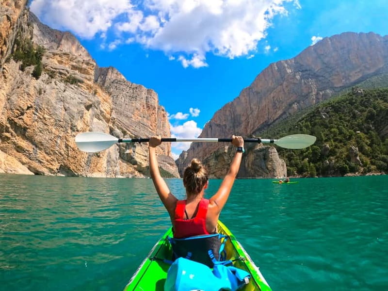 Barcelona: Kayak rental in the Mont-rebei gorge - The water gear: what you get and why it matters for comfort
