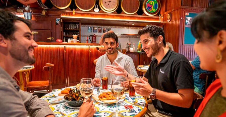 Barcelona: La Boqueria & Santa Caterina Market Private Tour - Placa Reial and the Gothic Quarter: where history meets your appetite