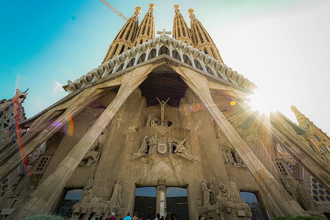 Barcelona La Sagrada Familia Guided Tour with Tickets - Sagrada Família Without the Long Exterior Wait