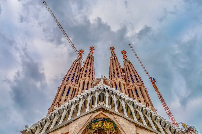 Barcelona La Sagrada Familia Guided Tour with Tickets - Dress Code and Tower Access: The Two Most Common Gotchas