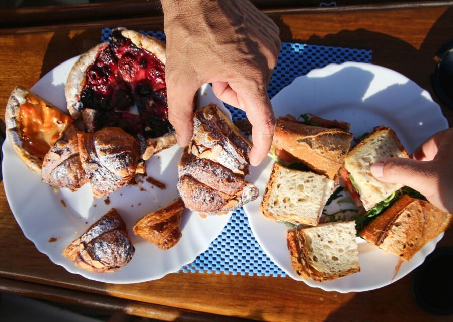 Barcelona: Light Brunch Sailing Experience with Drinks - Key takeaways before you book