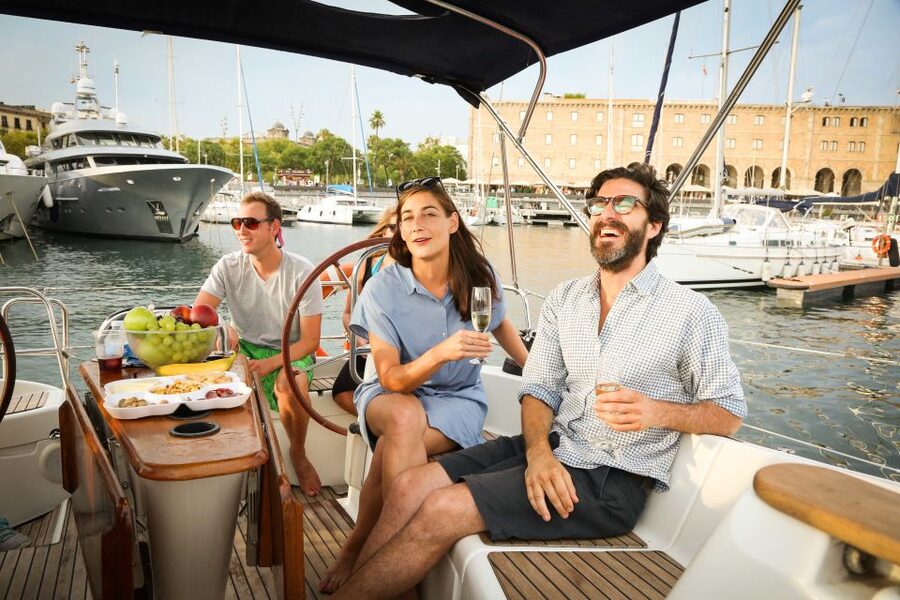 Barcelona: Light Brunch Sailing Experience with Drinks - Brunch, Aperitif, or Merienda: What You Actually Get