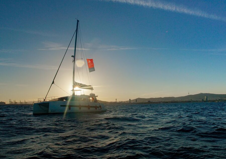 Barcelona: Lunch or Dinner on the Mediterranean Sailing Tour - The onboard Mediterranean menu: 3 courses made for the moment