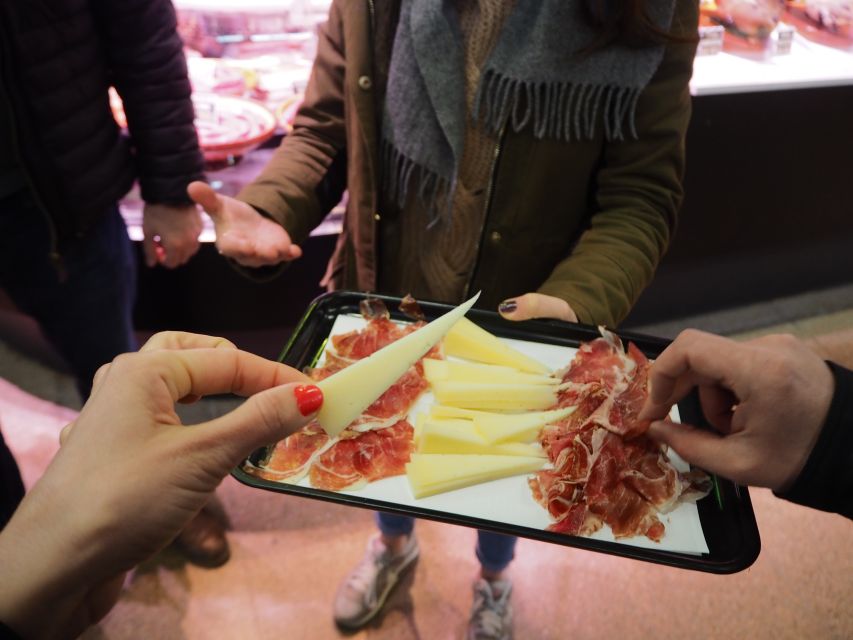 Barcelona Market Food Tour, Local & Artisanal Tastings - How the guide teaches you to shop like Barcelona locals