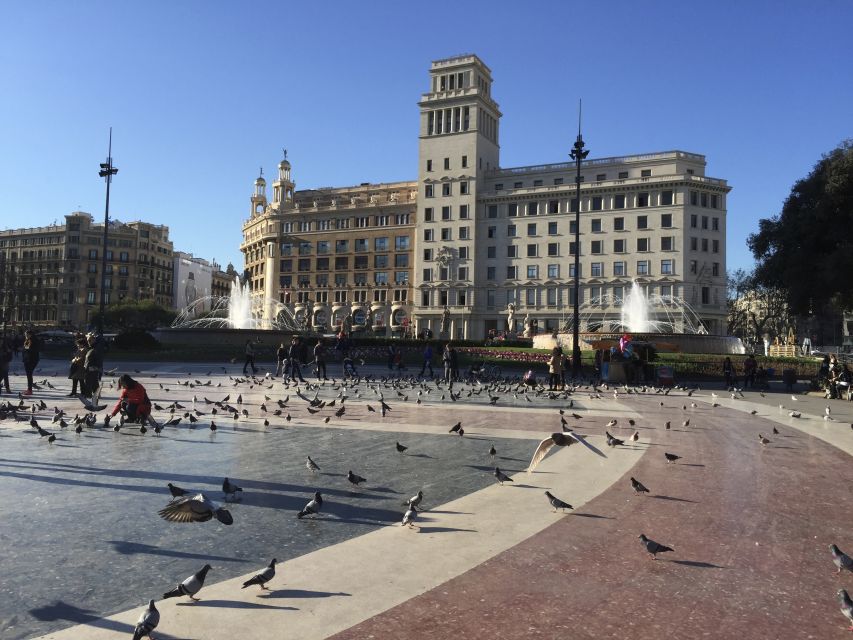 Barcelona: Market, Tasty Tapas/Food and Gothic History Tour - Jamón, Manchego, and cava: the finish that makes sense