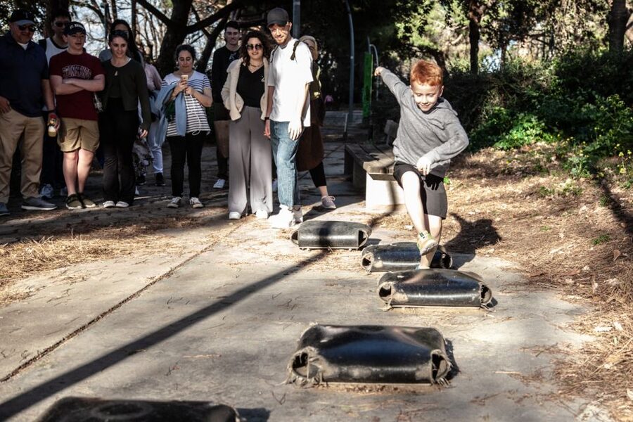 Barcelona: Montjuïc Walking Tour With Optional Flamenco Show - Optional upgrades: castle time and flamenco at El Paraigua